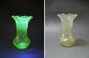 antique　小花　一輪挿し　Uranium glass　ウラン硝子　ワセリン　バセリン　ラスター　古ガラス　花瓶　花器　工芸　英国アンティーク