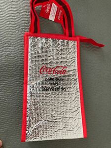 クーラーバッグ保冷バック　コカ・コーラ　マチアリたくさん入ります。
