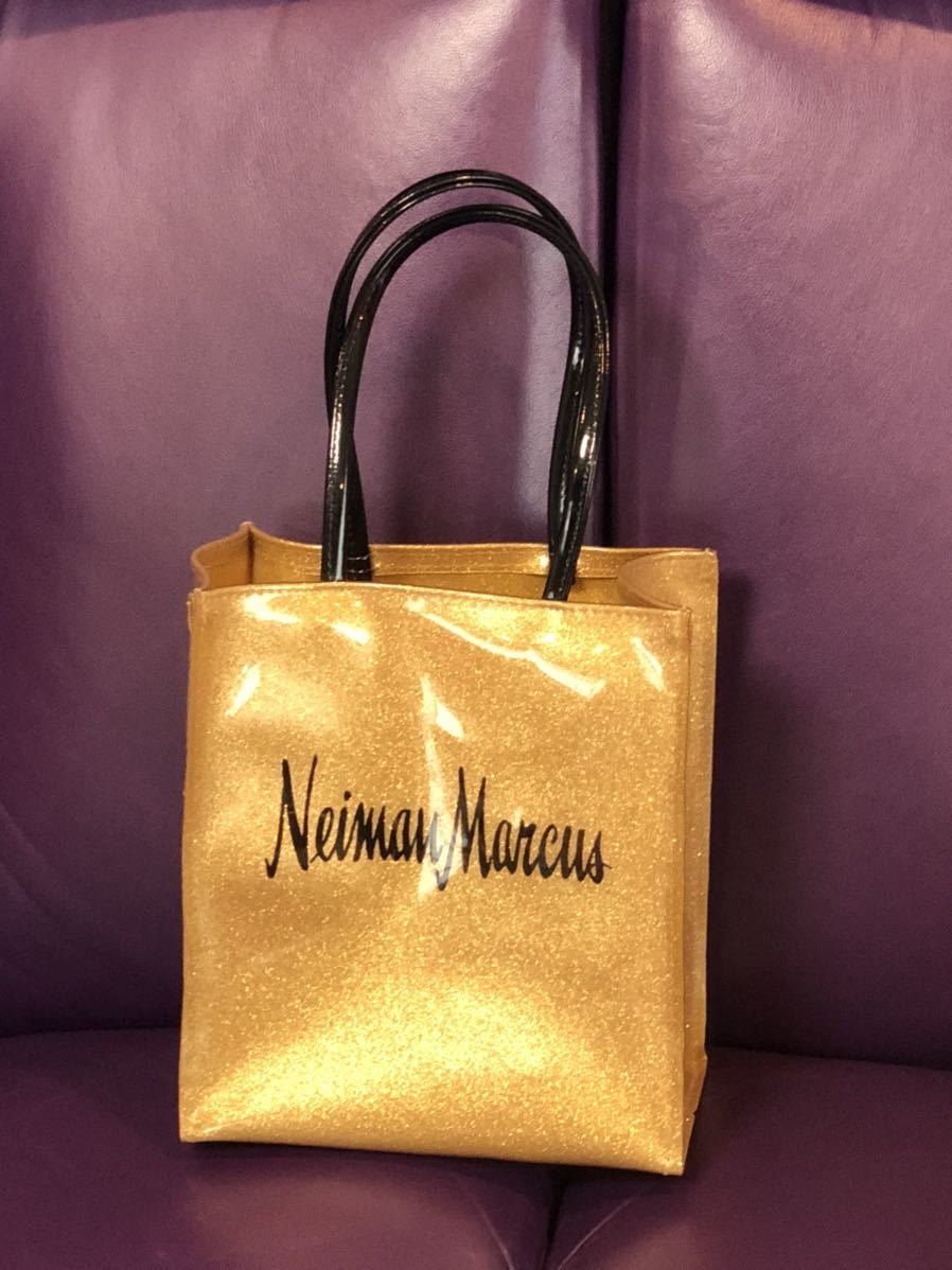 安心の関税送料込み 新品!タグ付き!ニーマンマーカス!ミニポーチ