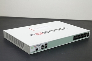 【FORTINET】（FORTIGATE 200D）ファイアウォール　未チェック現状品　管ざ5731