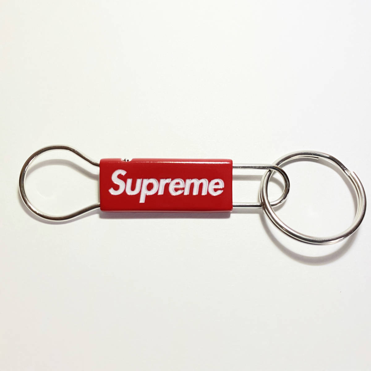 お手軽価格で贈りやすい Supreme シュプリーム 未使用 美品 キーホルダー キーホルダー お手軽価格で贈りやすい Supreme シュプリーム 未使用 美品 キーホルダー キーホルダー