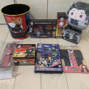 鬼滅の刃 9点詰め合わせ 時計 のれん ポーチ どんぶり 絆創膏 ふわころりん