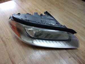 * Volvo V70 BB4164TW original xenon right head light *