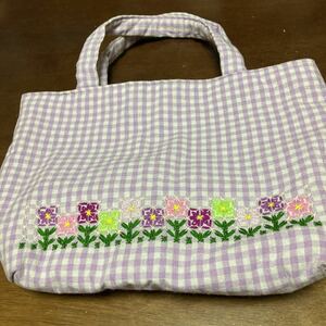 トートバッグ、絵本バッグ、ハンドメイド　刺繍