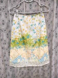 お得♪ 即決有　MARIONI 超素敵～！ 花柄 スカート W61 日本製 〒180