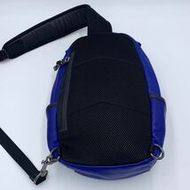 1円 ◆極美品◆現行品◆ COACH コーチ ボディバッグ ショルダー スリング カラーブロック シグネチャー メンズ men's レザー 青 ブルー_画像3