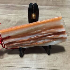 新品 バラ肉石 奇石 天然観賞石 めのうの原石 豚肉石 台座込み 希少 送料無料