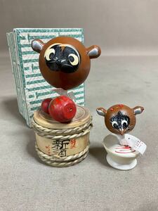 QM4940 昭和レトロ 郷土玩具　民芸土産　置物　新酒　樽　たぬき