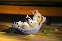 ガーデンオブジェ 吊り下げオーナメント ブランコで本を読むウサギ ハンモック風_画像6