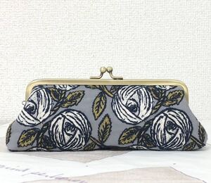 ★ ハンドメイド がま口ポーチ ペンケース めがねケース rosy グレー 刺繍 ★ ミナペルホネン ロージー 生地 はぎれ ファブリック mina