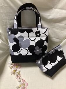 ☆ランチバッグ(トートバッグ)・ポーチのセット(花とちょうちょ)・マイボトルを持って ハンドメイド ミニトート