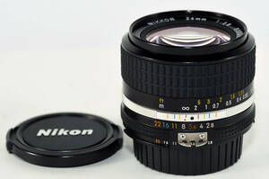 美品　Nikon Ai-S NIKKOR 24mm f2.8 マニュアルフォーカスレンズ 明るい広角レンズ　 一眼レフカメラ用高級交換レンズ　フルサイズ