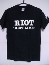 即決★新品バンドＴシャツ★ライオット★RIOT（袖プリント付）★ブラックボディ×ホワイトプリント★S/M/L/XLサイズ対応可能_画像1