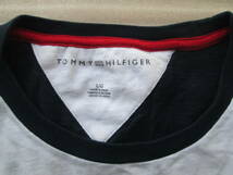 【未使用（美品）】正規品 TOMMY HILFIGER 希少カラー！◆ Lサイズ Tシャツ 定番カラー使い！綿 ◆ 送料230円OK！_画像4