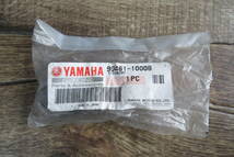 YAMAHA　クランプ　90461-10008　XJR1300　ヤマハ　★新品未使用品★純正品★_画像1