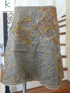 美品 組曲 ＫＵＭＩＫＹＯＫＵ　クミキョク★日本製　紺×ペイズリー風デザイン　スカート　5　M相当