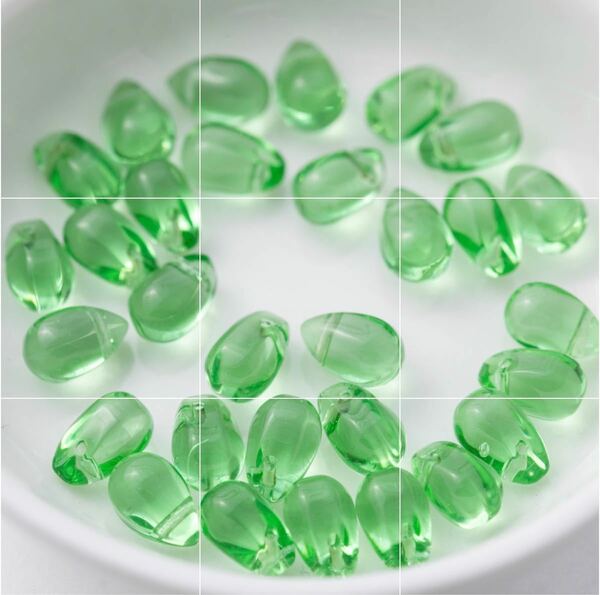 チェコガラスビーズ 30個 高級 9×6ミリ 緑 なみだ しずく型 B138