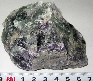 中国の緑色と紫色のバイカラー蛍石/フロ－ライト原石　約３２４ｇ