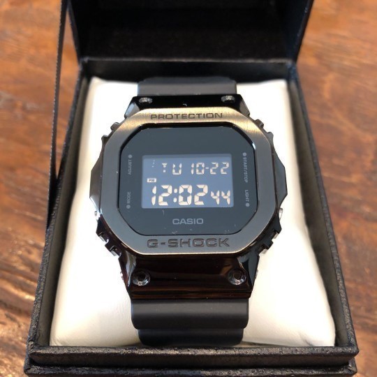 カシオ G-SHOCK GM-5600B-1JF オークション比較 - 価格.com