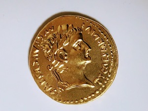 レプリカ ティベリウス リビア 古代ローマ 金貨 硬貨 コイン アンティーク キーホルダーペンダントお守りなどに RM15