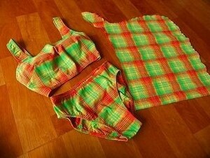 匿名配送　美品*日本製*洋服地*チェック柄*巻きスカート付*ビキニ*水着*9M