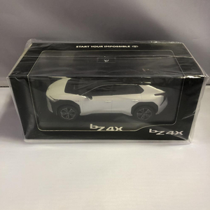 【中古】未開封 トヨタ 1/30 bZ4X ブラック×プラチナホワイトパールマイカ カラーサンプル ミニカー TOYOTA 非売品