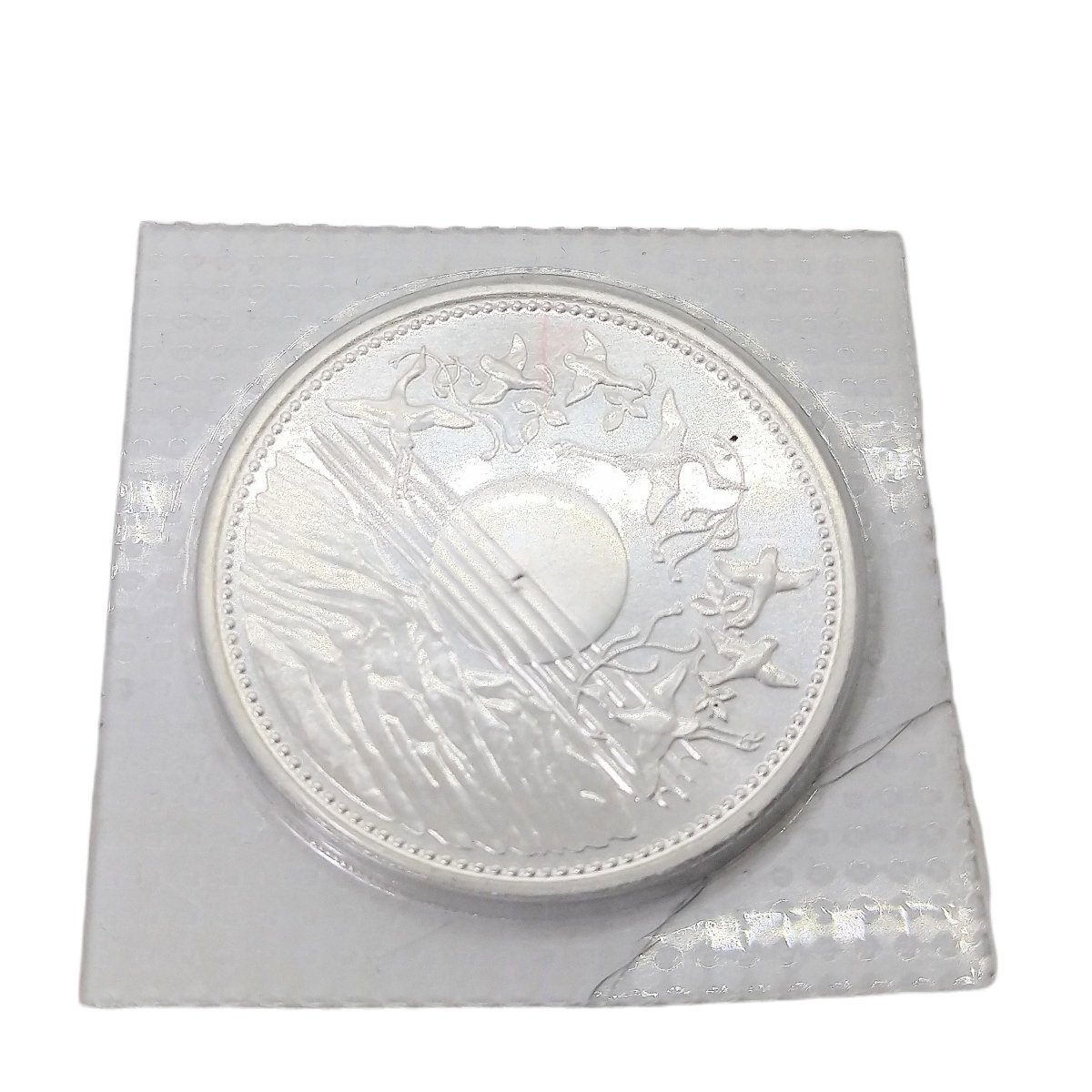 ヤフオク! -「昭和天皇御在位60年記念 1万円銀貨」の落札相場・落札価格