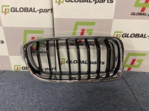 【GP美品】純正品 BMW 3シリーズ F30/31 フロントグリル 右 51137260498