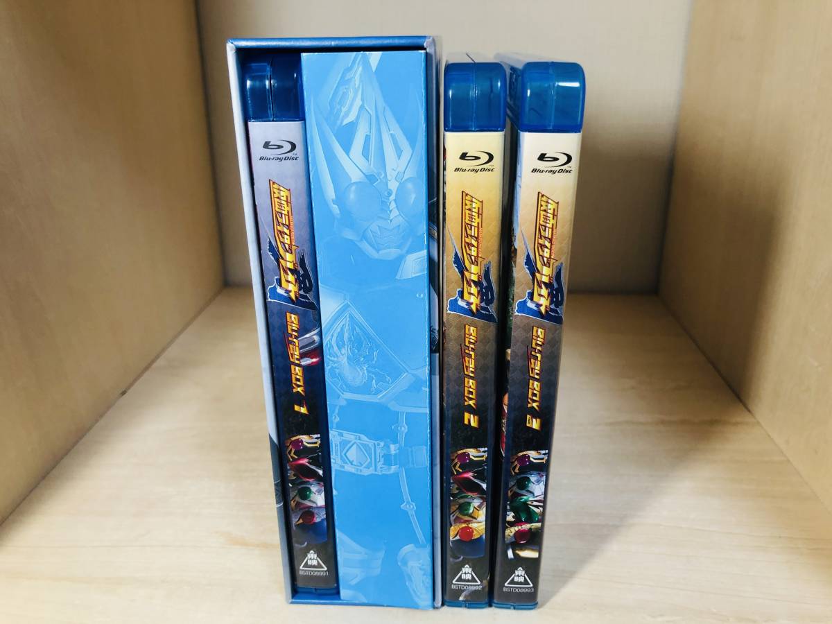 送料無料 仮面ライダーカブト Blu-ray BOX 全3巻セット (初回限定版