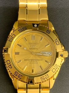 仙27 セイコー SEIKO5 SPORTS WATER100M RESIST23石 AUTOMATIC 自動巻き ゴールド文字盤 付属品あり
