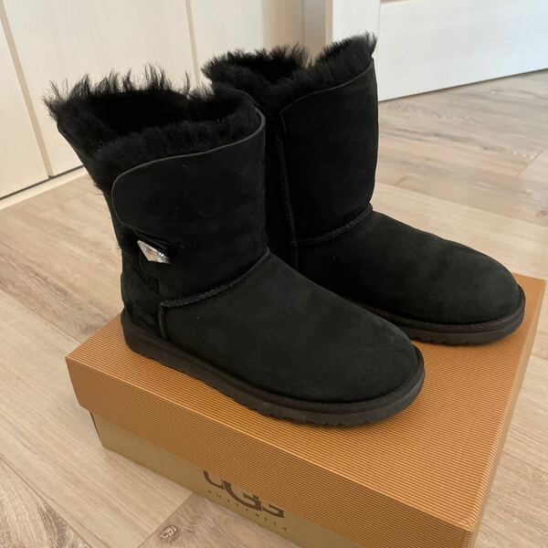 UGG W BAILEY BUTTON BLING 3349 W/BLK