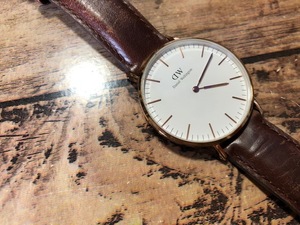 本体良品 Daniel Wellington ダニエルウェリントン B36R14 36mm ゴールド×ホワイト文字盤 純正革ベルト クオーツ 腕時計