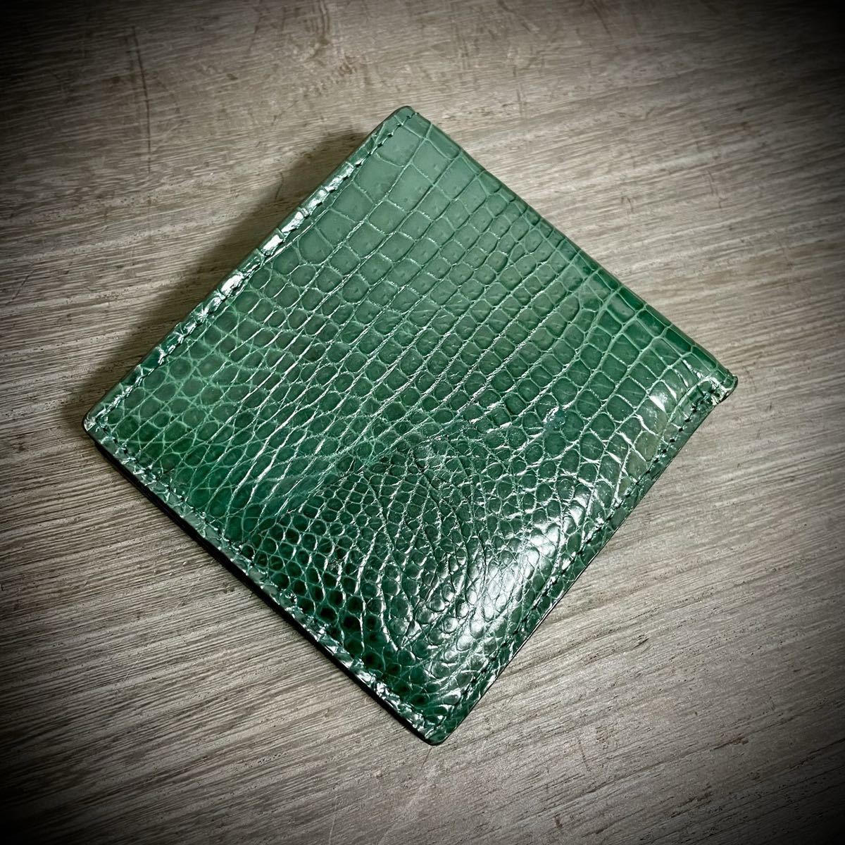 ヤフオク! -クロコダイル財布二つ折りの中古品・新品・未使用品一覧