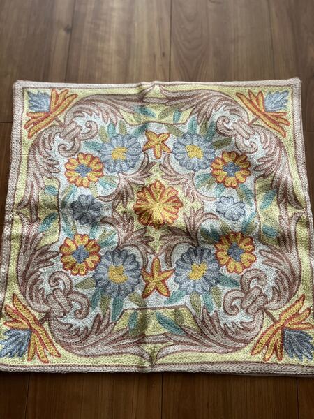 新品未使用TARA BLANCA HOME クッションカバー手刺繍 4040cm