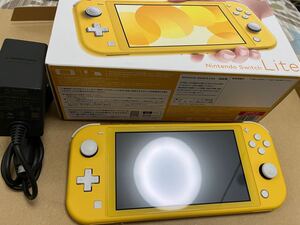 Nintendo Switch NINTENDO SWITCH LITE イエ…
