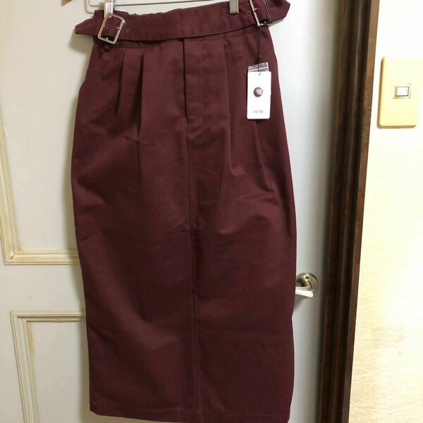 新品定価　8,532円　KBF+ ロングタイトスカート