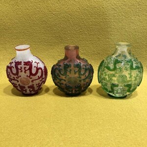 中国文物 古玉 収集家の放出品 清代套料鼻煙壺 3点