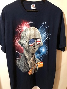 ★USA古着 人物 ホットドック サングラス アメリカ国旗 ビッグプリントTシャツ ダークネイビー Fruit of the Loom XL