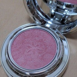 本日迄の出品コスメデコルテAQブラッシュ04