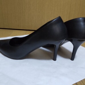 パンプス 黒ブラック 歩き仕事でかなり使用 中古 ヒール使用感有りフォーマル 就職活動、面接面談等数回の使用等にお得 客室乗務員