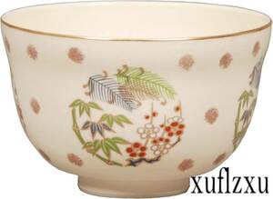 上品なデザイン　日本　梅　笹　抹茶碗 白 サイズ:直径12.4x高さ7.8cm 藤 箱入