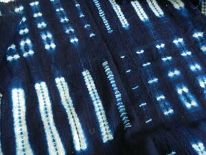 ＜銀の斧＞木綿・手織手絞り布・アフリカ藍染め布・ブルキナ染布・本絞り・約160×100cm