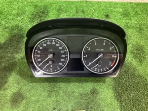 h1011148867 BMW　3シリーズ　E90　320i　後期　右ハンドル　純正　スピードメーター　134275km