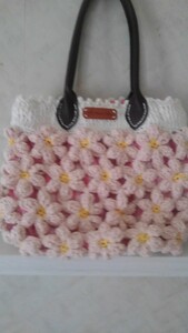 ハンドメイド手編みバック☆お花モチーフのトートバッグ、ピンク トートバッグ ハンドバッグ