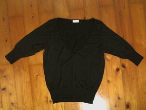 * L *ELLE PARIS* wool material stretch thin knitted V neck 5 minute sleeve sweater 38 black black T-shirt cut and sewn 