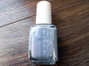 送料無料●廃盤●新品●　essie ●768　Cocktail Bling 　　●ウィンターコレクション　エッシー