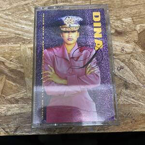 シHIPHOP,R&B DINA D - NEVER SEEN A RAPPER LIKE THIS (AND I'LL BETCHA) アルバム,名作! TAPE 中古品