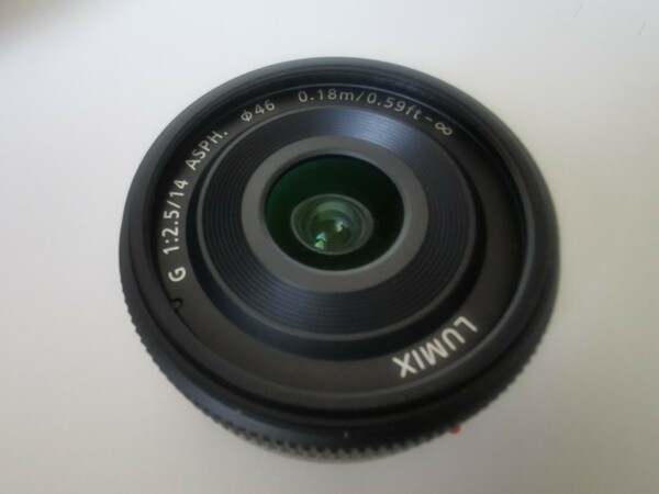 Panasonic LUMIX　GF3 h-h014 カメラ　パンケーキレンズ