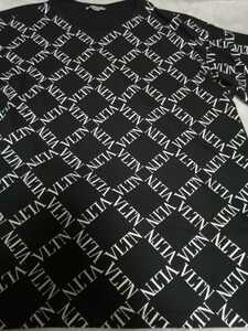 Lサイズ 入手不可 ヴァレンティノ VALENTINO 全面ジャイアントヴァレンティノロゴVLブラックバイカラー白黒Tシャツ 気品溢れる至高の逸品