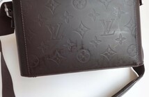 Louis Vuitton ルイ・ヴィトン チャーリー カメラバッグー ショルダーバッグ M46510 モノグラム【中古】_画像8